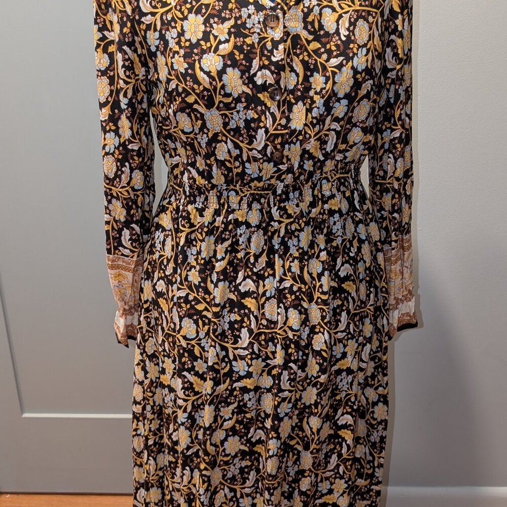 Pretty Garden All Over floral print smocked waist long sleeve dress.  Size:  M